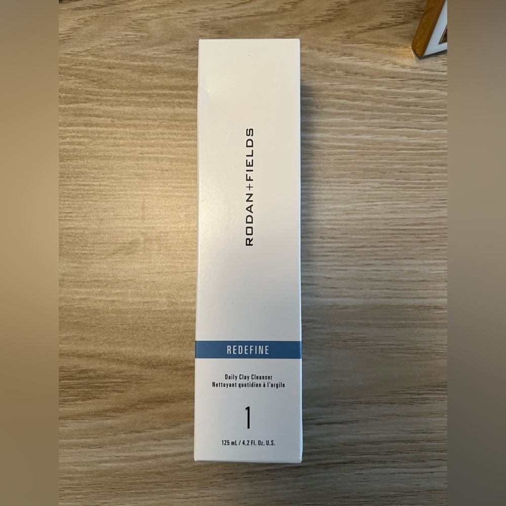 Rodan + Fields REDEFINE Daily Cleanser - White with Blue Detail